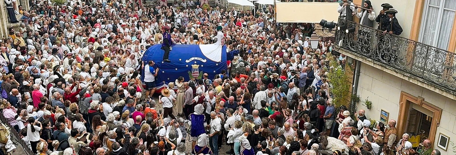 Banner 800 ans